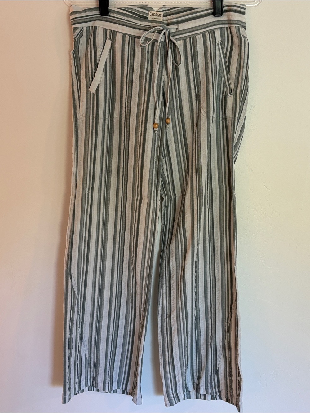 Georgie women’s Gray and White Striped Drawstring Joggers